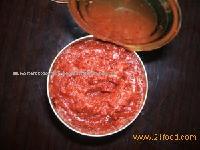 canned tomato paste