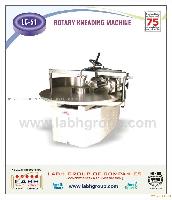 Rotary kneading machine