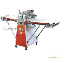 Bakery equipment dough sheeter