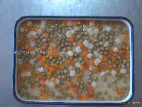 Canned green  peas  and  carrots 