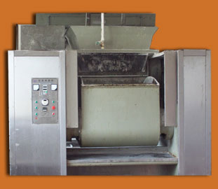 Vertical type dough kneading machine and horizontal type dough kneading ...